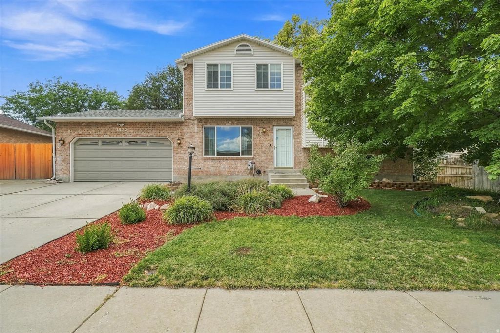 3972 S Latimer Dr W, West Valley City