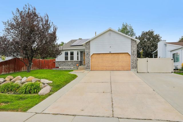 6902 S Clernates Dr, West Jordan