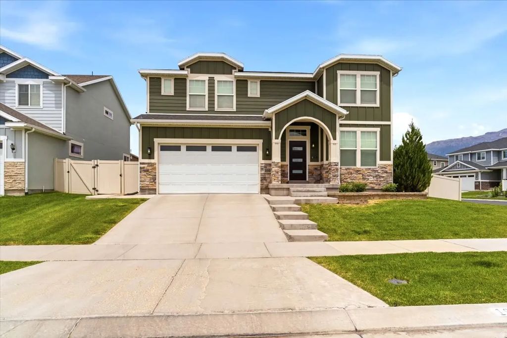 193 E Water Ln, Vineyard