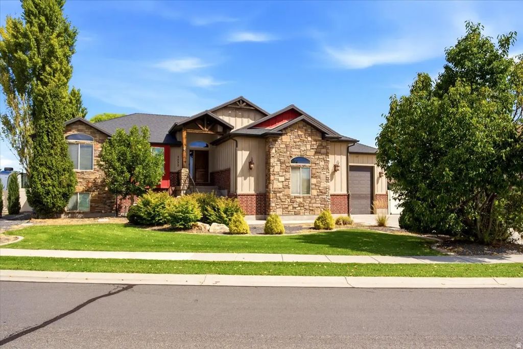 5532 W 5725 S, Hooper