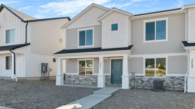 1302 Copper Canyon Ave 1302, Tooele