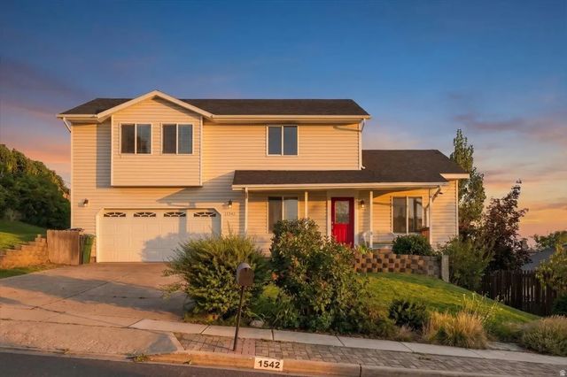 1542 E Granada Dr, Sandy