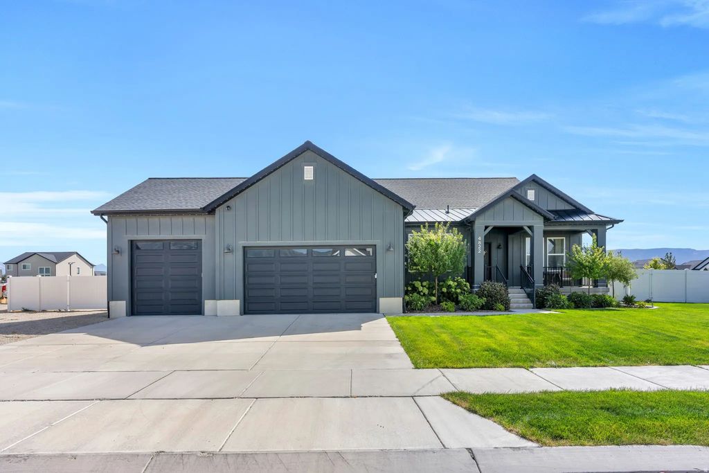 4822 N Canaan Peak Dr, Eagle Mountain