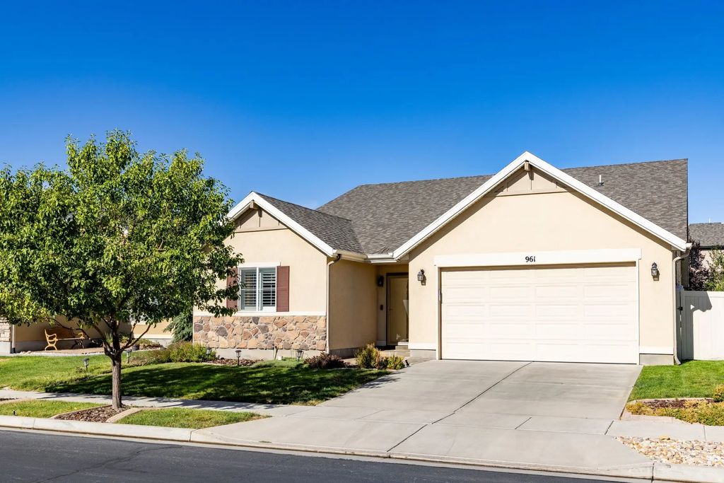 961 N Abbey Dr, North Salt Lake