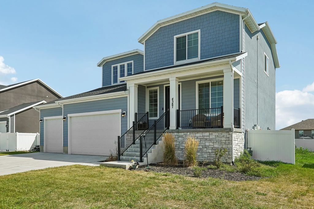 4387 W 75 N, West Point