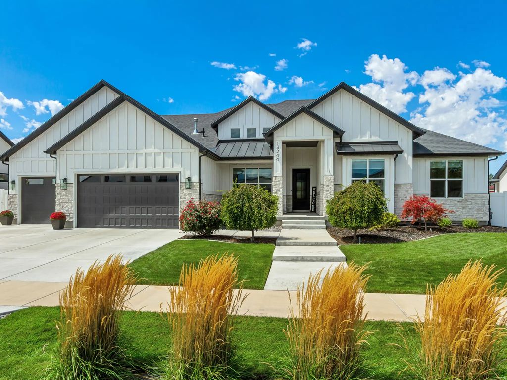 13244 S Lucky Dog Ln, Riverton