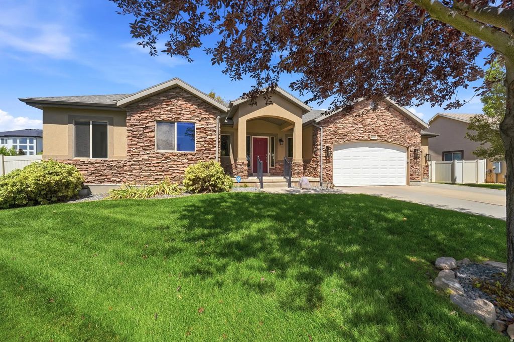 2042 W 2185 S, Woods Cross