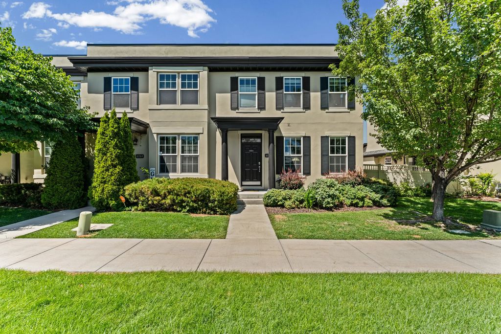 10767 S Ozarks Dr W, South Jordan