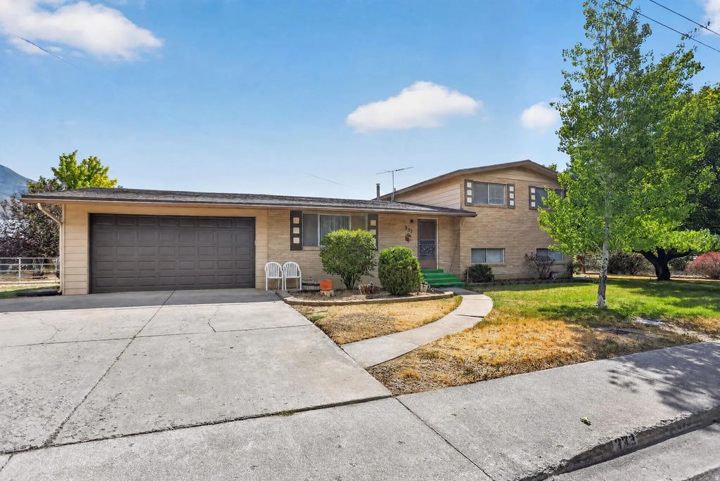 333 W Maple St, Mapleton