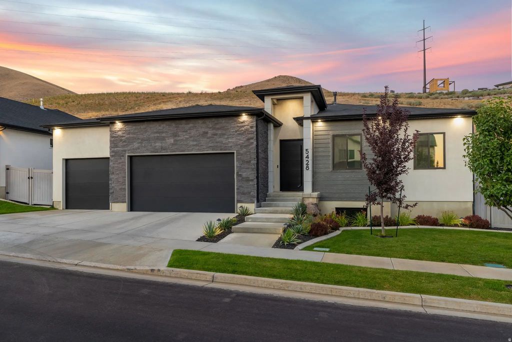 5428 N Meadow Lark Ln, Lehi