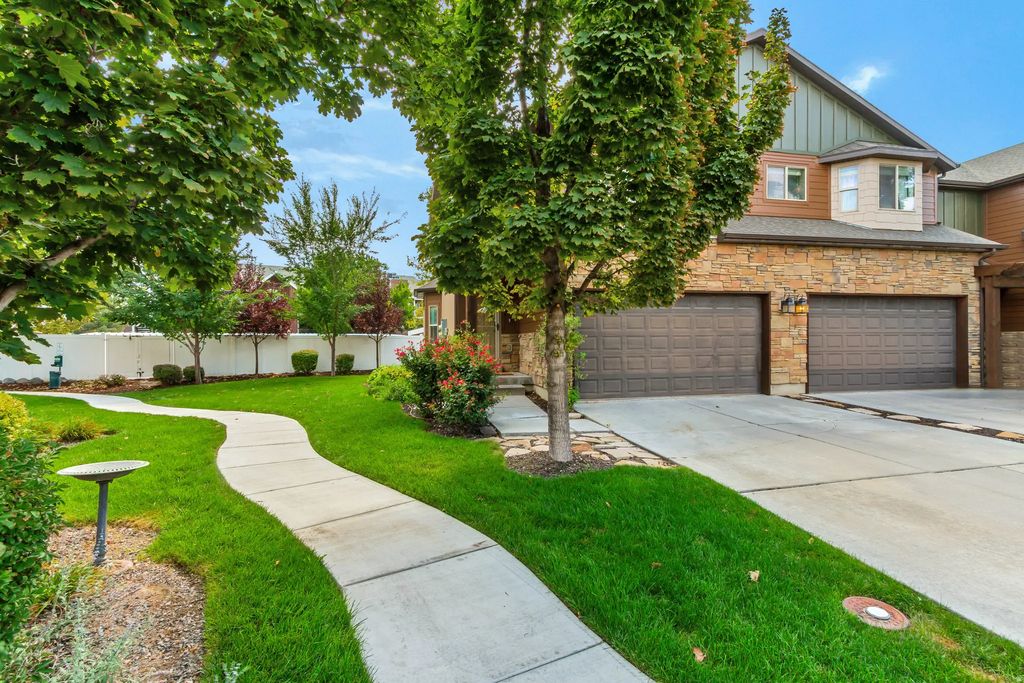 7903 S Spring Station Way E, Midvale