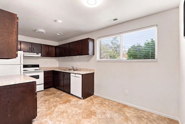 471 E 5600 S 4, Murray