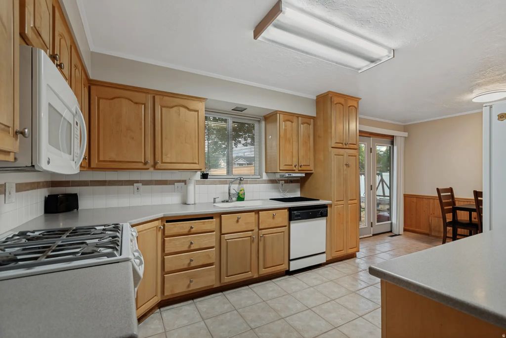 927 E 5650 S, Murray