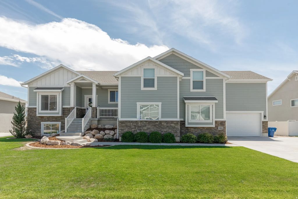 2401 W 2775 N, Farr West