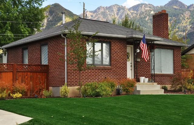 3387 S Plaza Way E, Millcreek