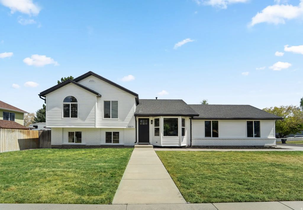 5571 S Dale Amour Dr W, Kearns