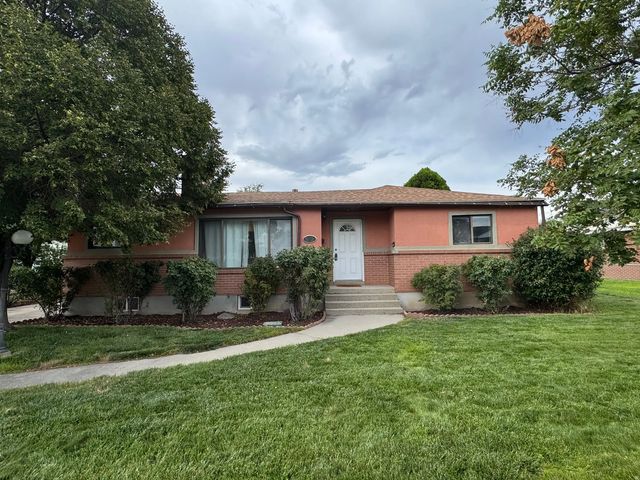 562 W Fern Dr, Midvale
