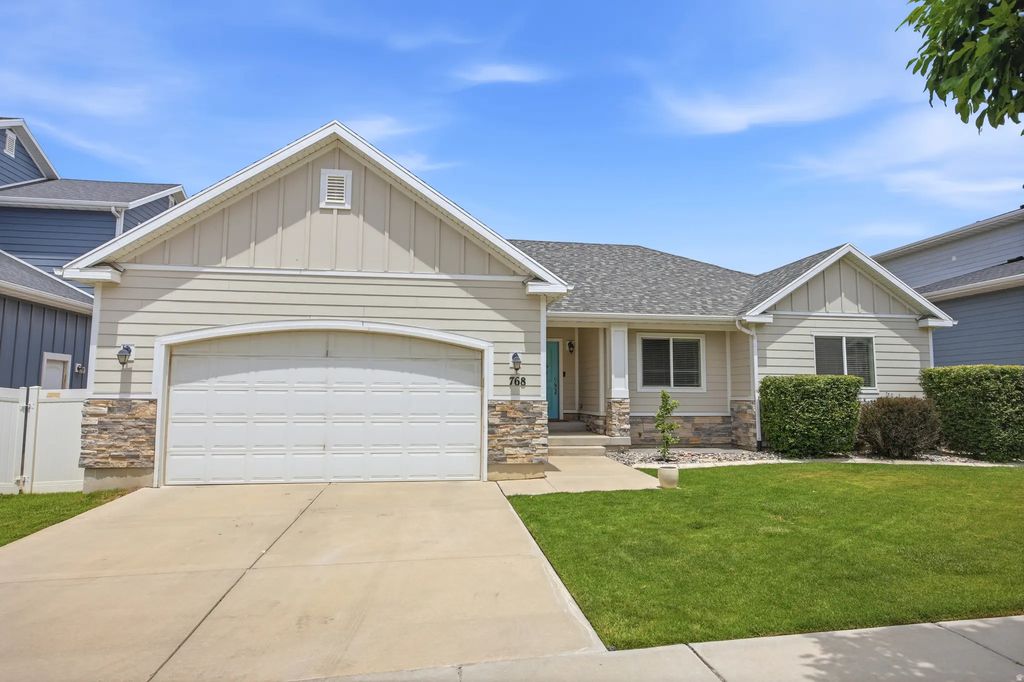 768 W Star Spangled Dr S, Bluffdale
