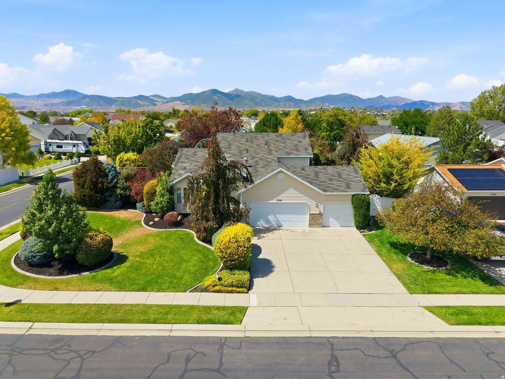 7296 S Jasper Dr, West Jordan