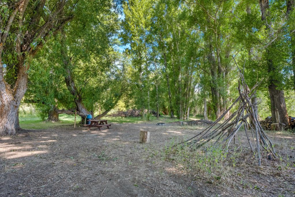 2310 N Big Bear Ln 3, Garden City
