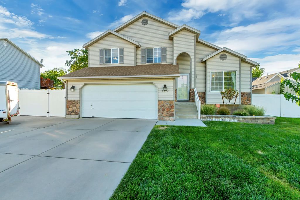 3592 S 7515 W, Magna
