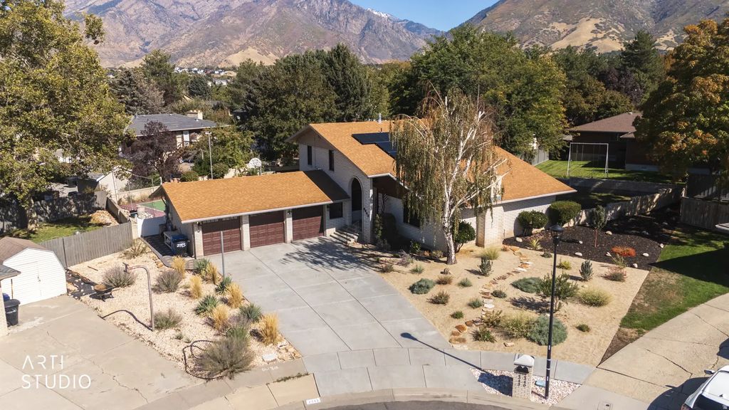 2343 E Germania, Sandy