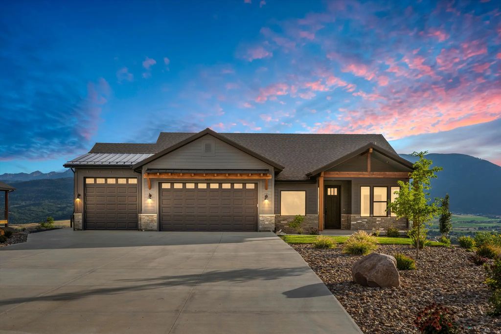 4499 N Seven Bridges Rd 9, Eden