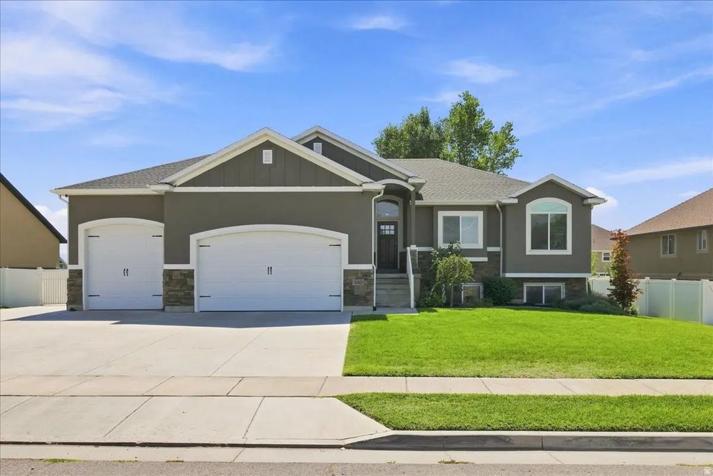 4563 W 3300 S, West Haven