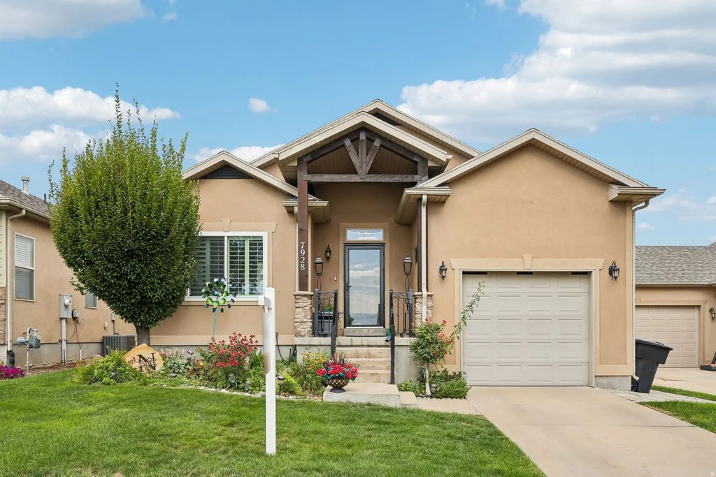 7928 S Ranchhand Rd W, West Jordan
