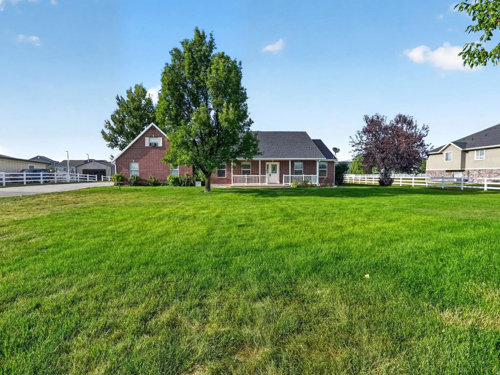 5646 W 4000 S, Hooper