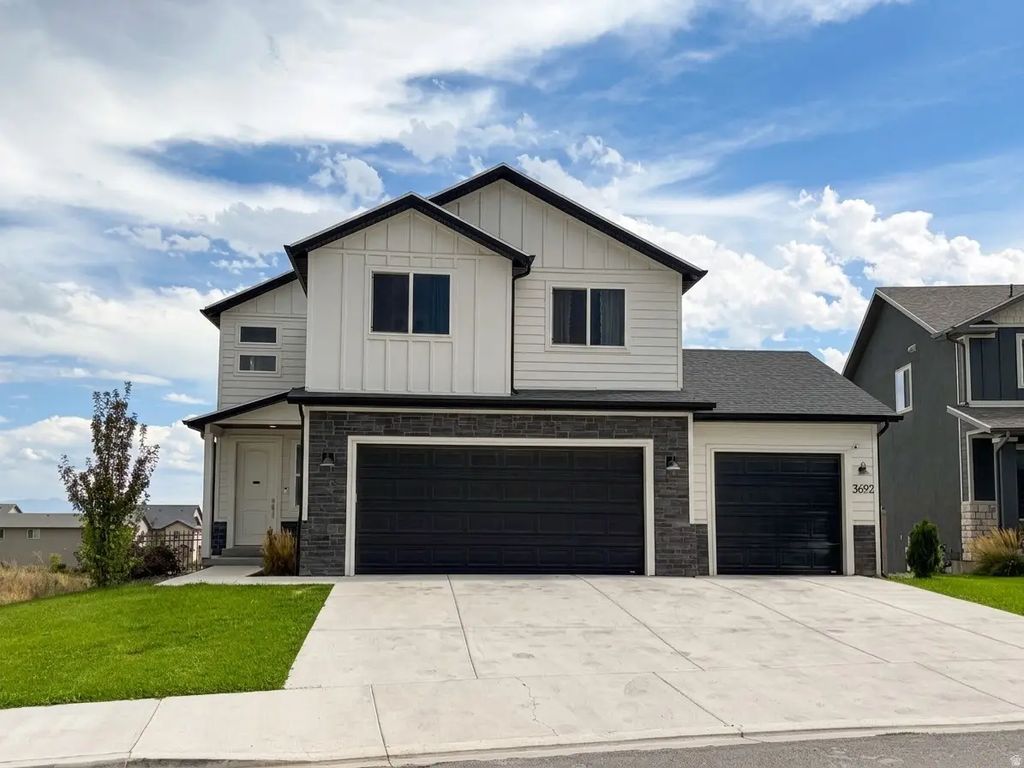 3692 E Barton Creek Dr, Eagle Mountain