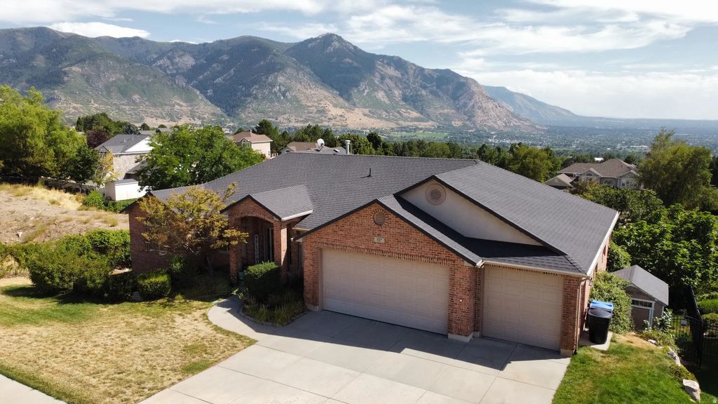 527 E 3575 N, North Ogden