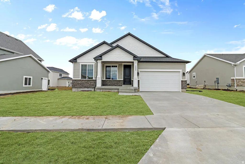 1581 N 2300 W 131, Farr West