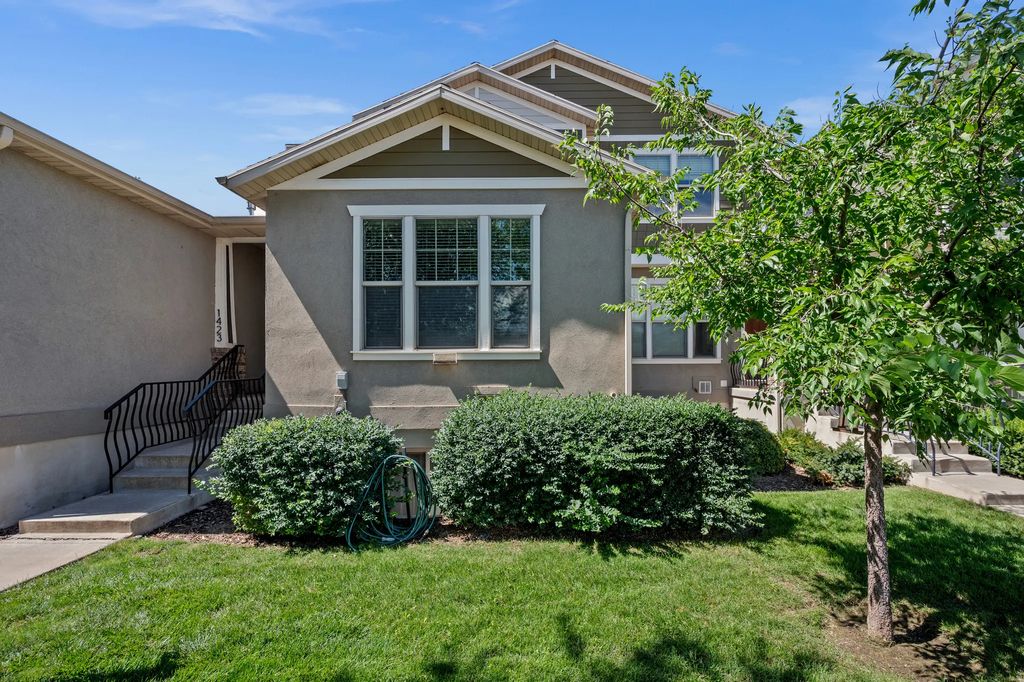 1423 S Mountain View Ct, Woods Cross