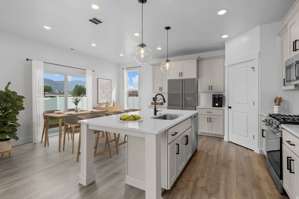 1589 N 2300 W 132, Farr West