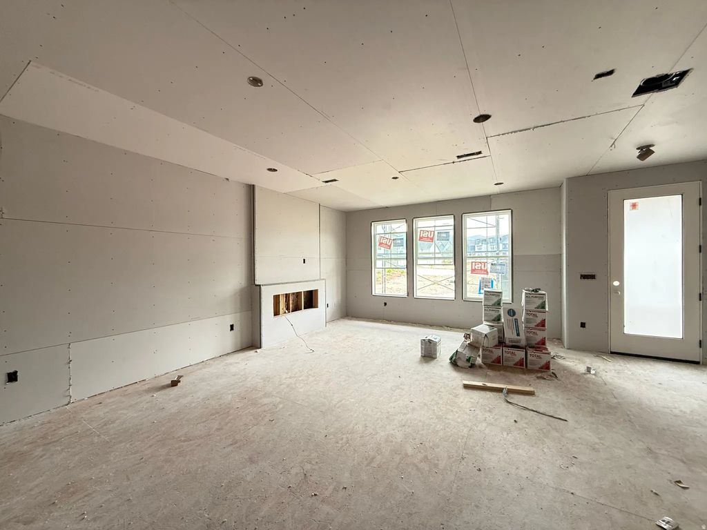 6947 W Gravel Cross Way S 318, West Jordan
