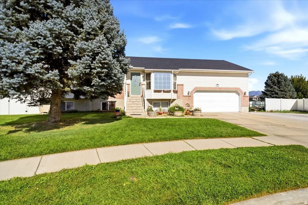 1053 S Killarney Dr, Syracuse