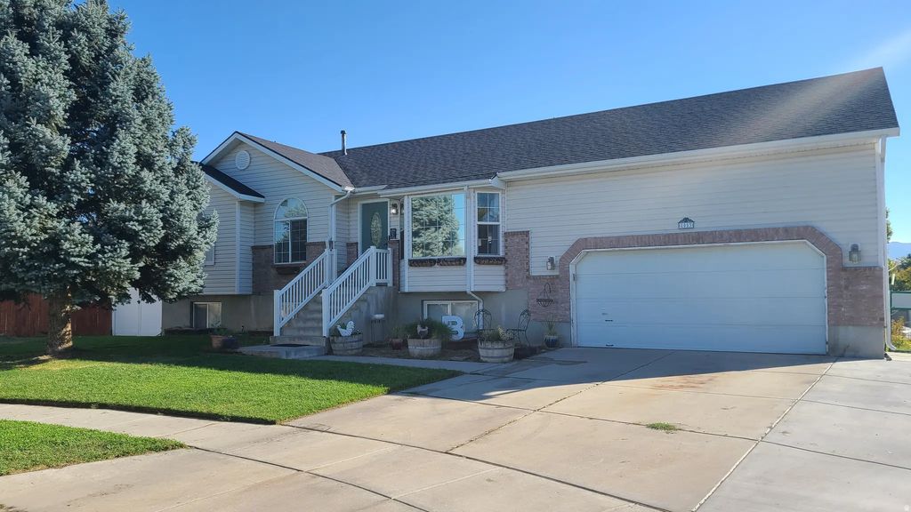 1053 S Killarney Dr, Syracuse