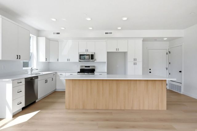 717 W Coho Ln S 101-2f, Midvale