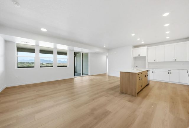 717 W Coho Ln S 204-2f, Midvale