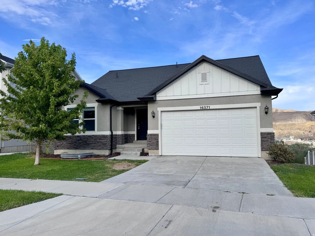 16371 S Coupler Ln, Bluffdale