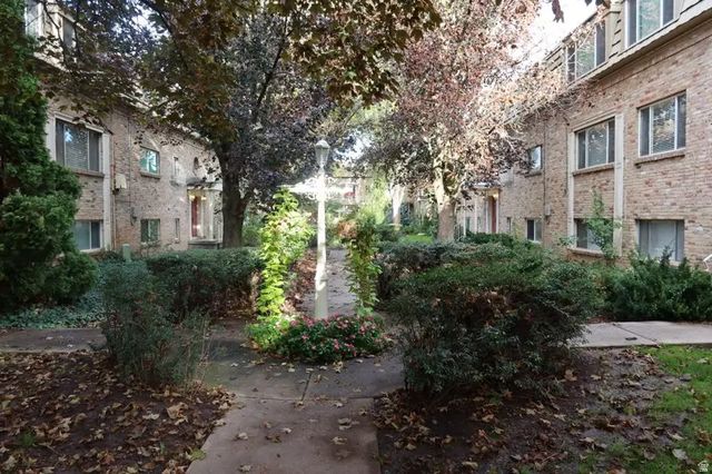 2220 E Murray Holladay Blvd S 136, Holladay