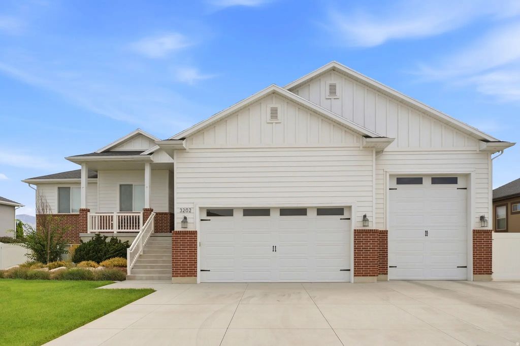3202 S Straight St, West Haven