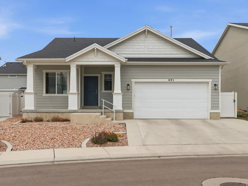 601 N Pear Dr, Lehi