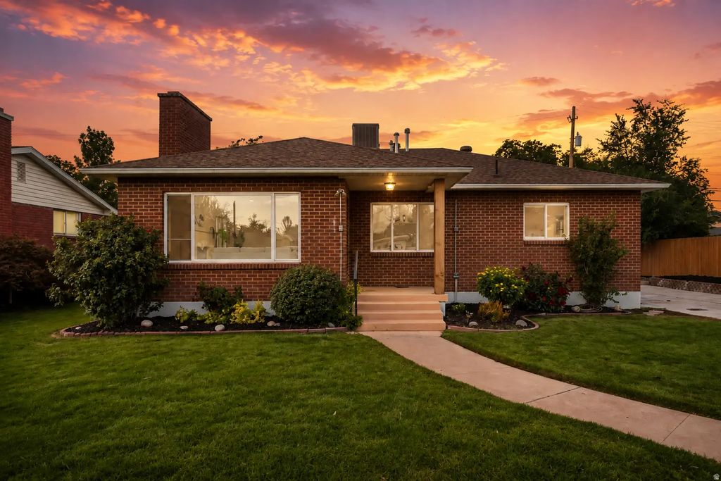 795 E Baker Dr, Midvale