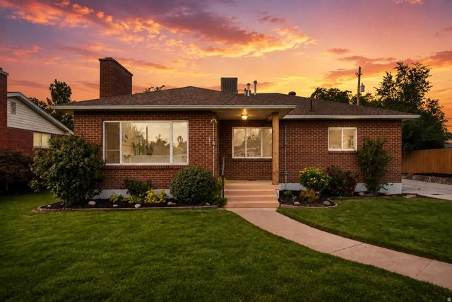 795 E Baker Dr, Midvale