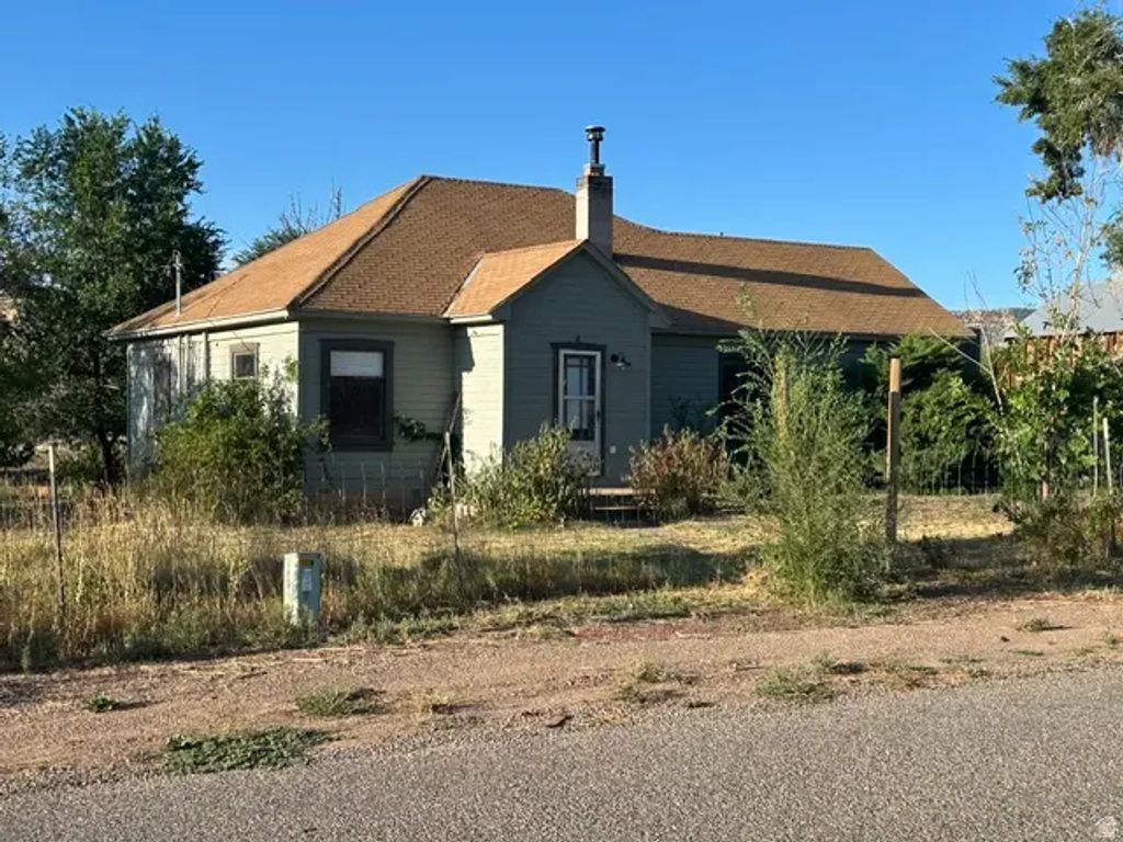 325 W 400 S, Escalante