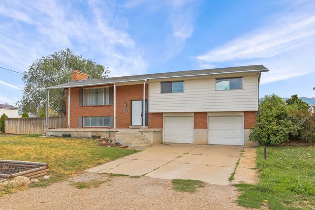 2205 S Main St, Clearfield