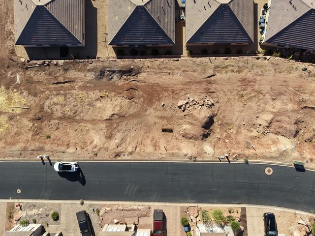 2261 S Tonaquint Dr 13, St. George