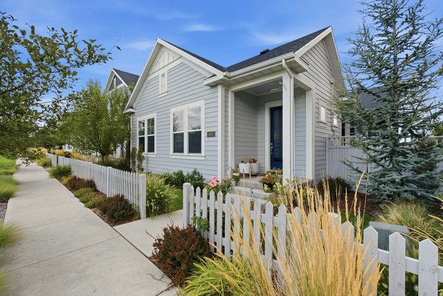 11627 S Skyward Rd, South Jordan